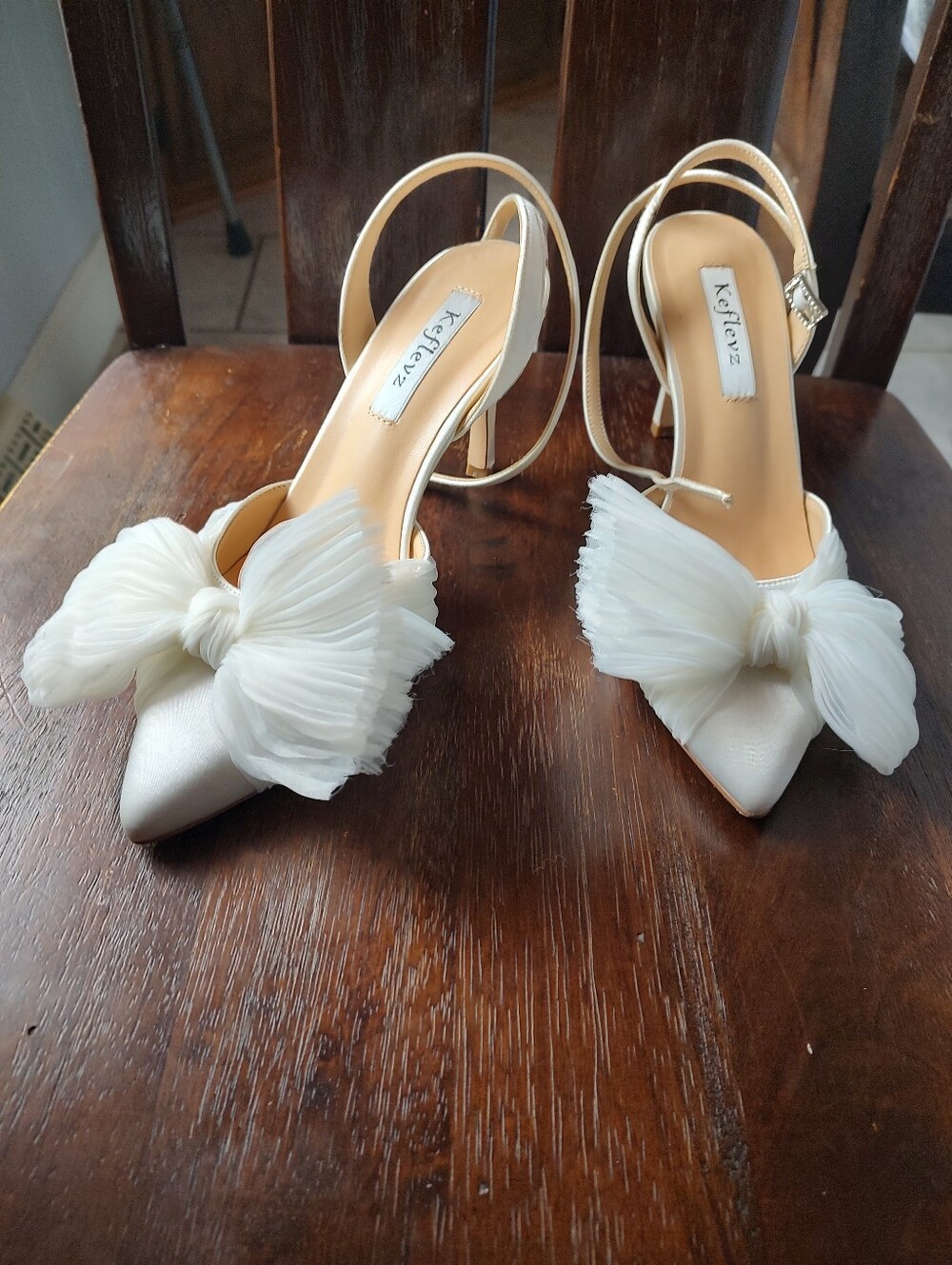 White Satin Tulle Pleated Pointed-Toe Strappy Stiletto Dress Sandal Size 7